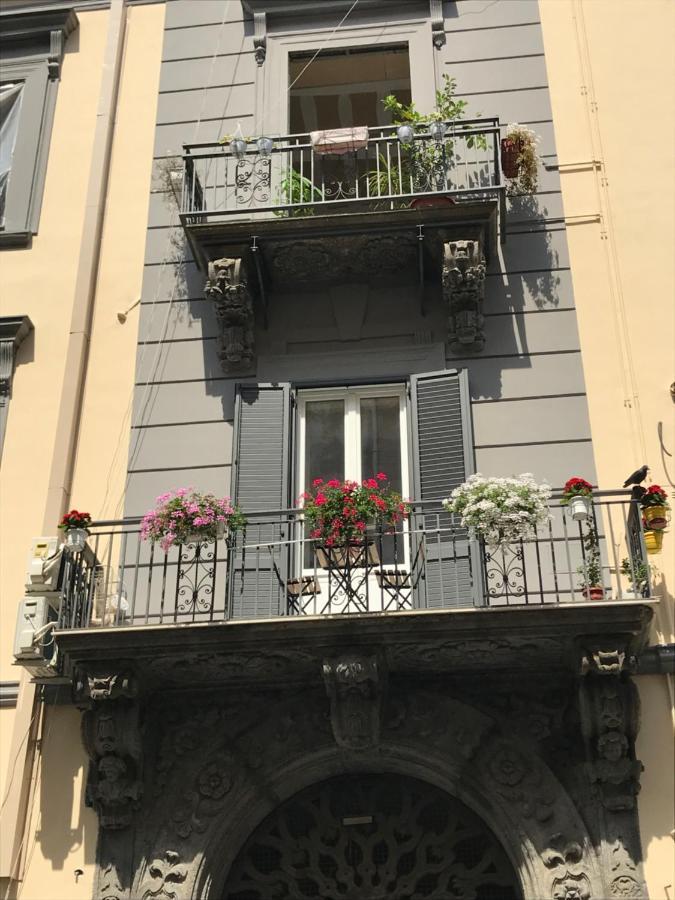 Corno Napoletano Free Parking For Small Cars Only Naples Exterior photo