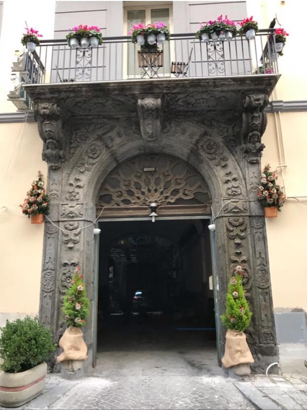 Corno Napoletano Free Parking For Small Cars Only Naples Exterior photo