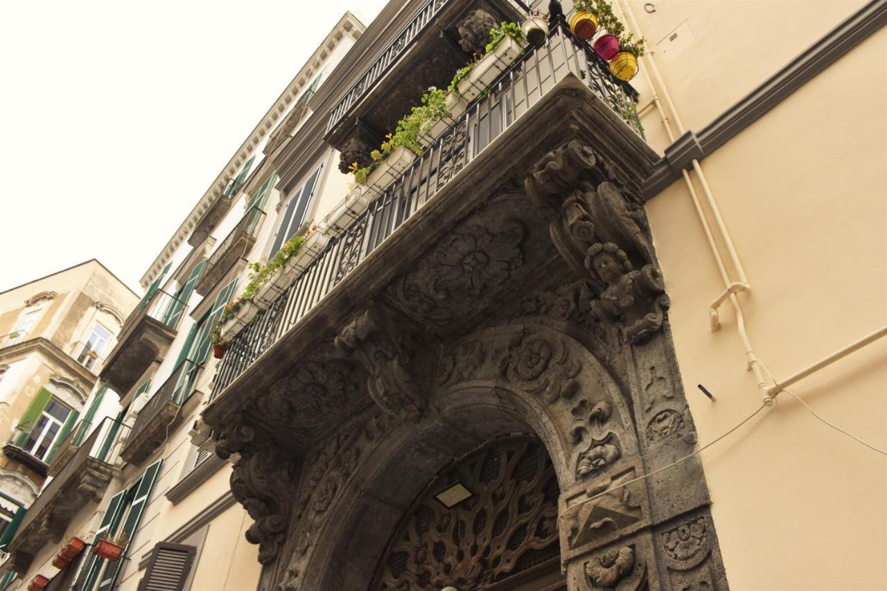 Corno Napoletano Free Parking For Small Cars Only Naples Exterior photo