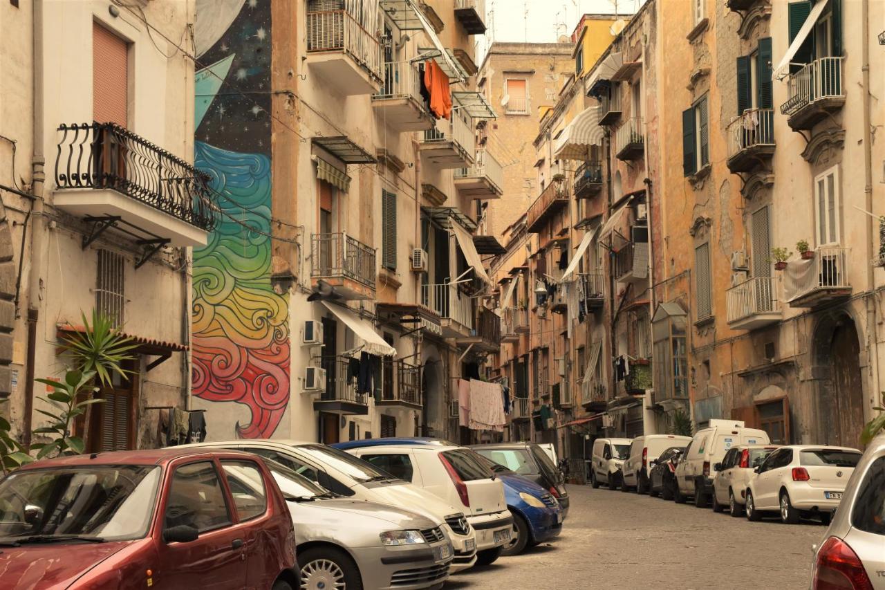 Corno Napoletano Free Parking For Small Cars Only Naples Exterior photo