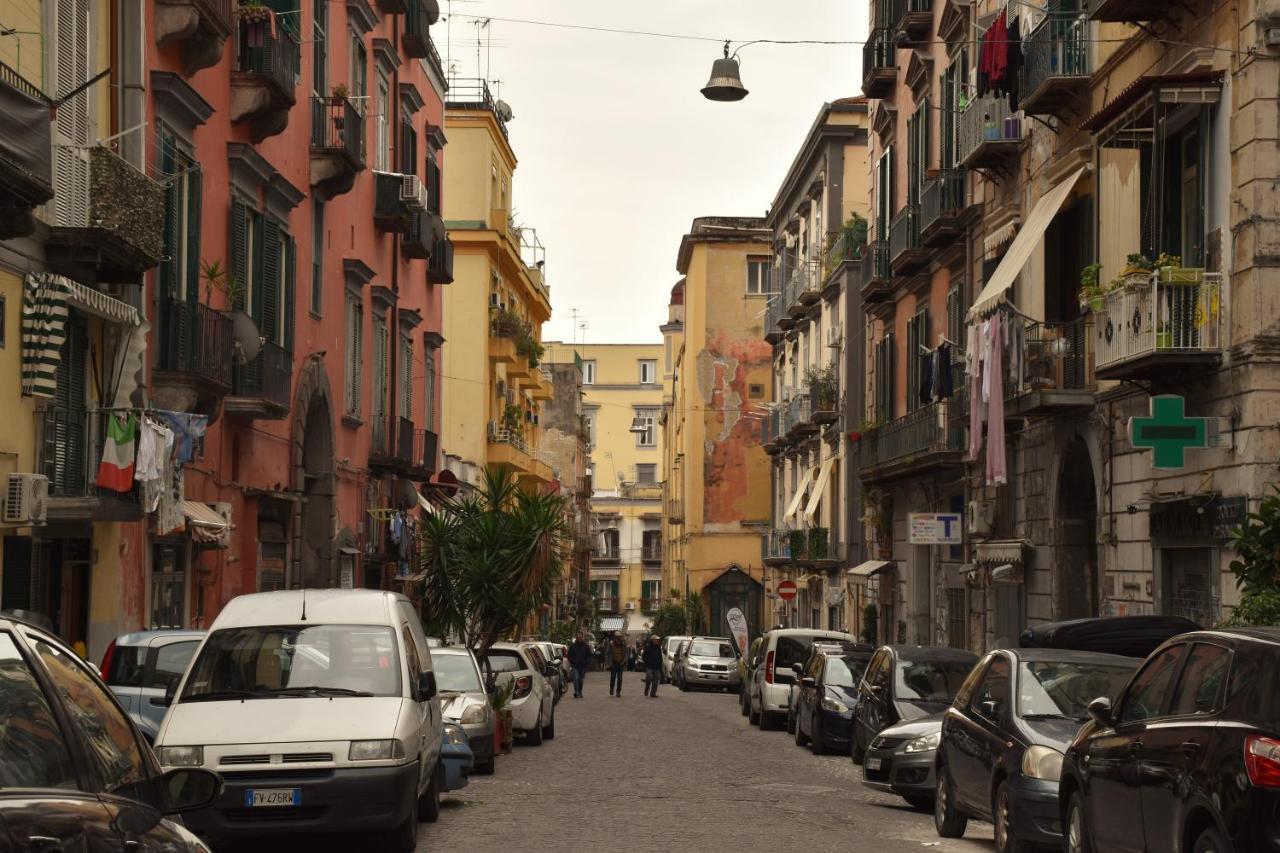 Corno Napoletano Free Parking For Small Cars Only Naples Exterior photo